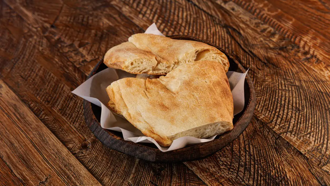 Tonis Puri (Traditional Georgian Bread)