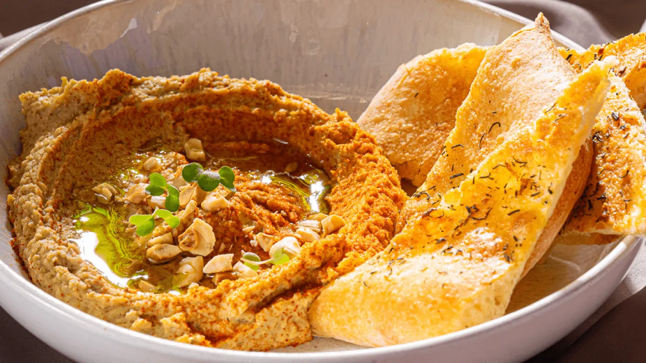 White Bean Hummus with Aromatic Bread