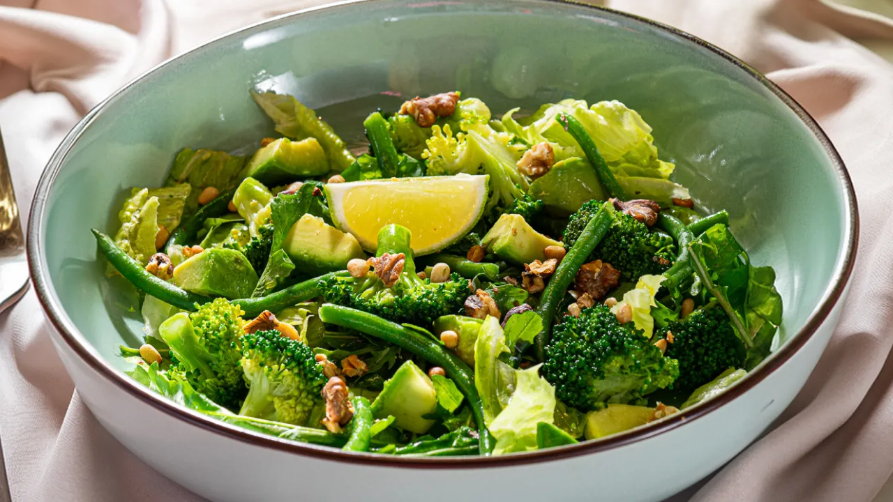 Green Salad with Broccoli and Avocado